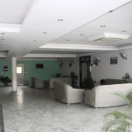 Kitchen Hut Hotel Nepalgunj Extérieur photo