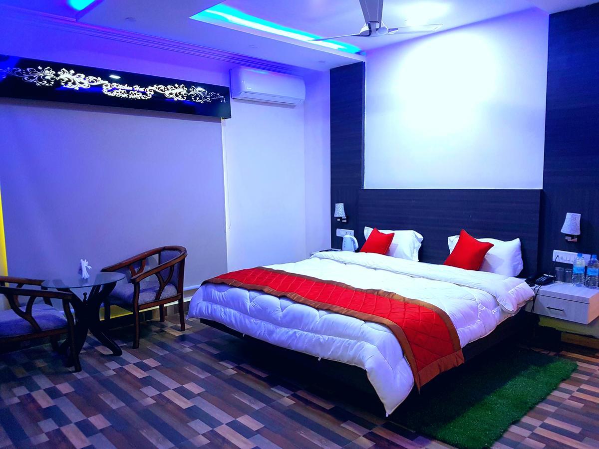 Kitchen Hut Hotel Nepalgunj Extérieur photo